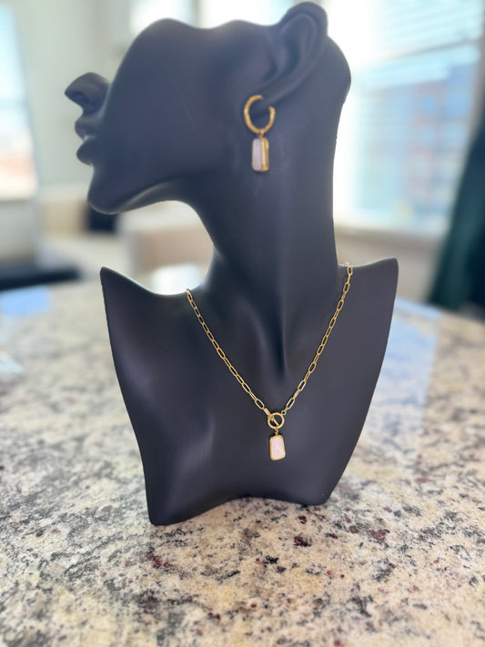 Snow white Necklace